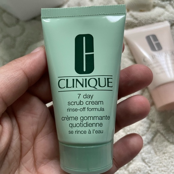 Bundle of mini skincare/ hair products - Picture 2 of 7